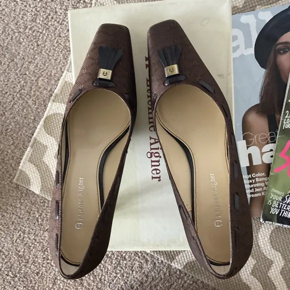 “Etienne Aigner” brown logo kitten heels; size 8