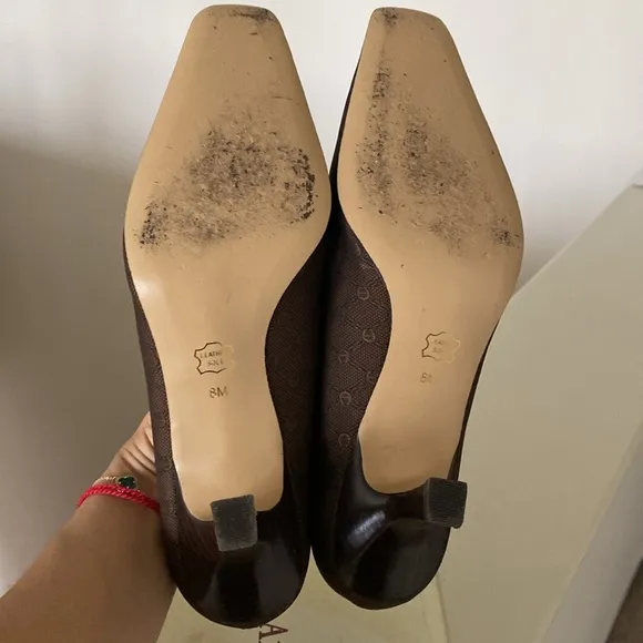 “Etienne Aigner” brown logo kitten heels; size 8