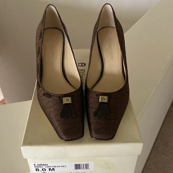 “Etienne Aigner” brown logo kitten heels; size 8