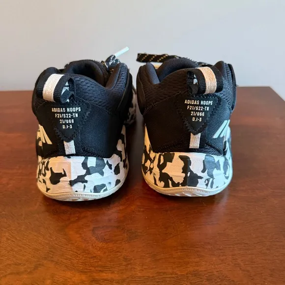 EUC Adidas Donovan Mitchell D.O.N. Issue # 3  Basketball Shoes Sneakers Size 5