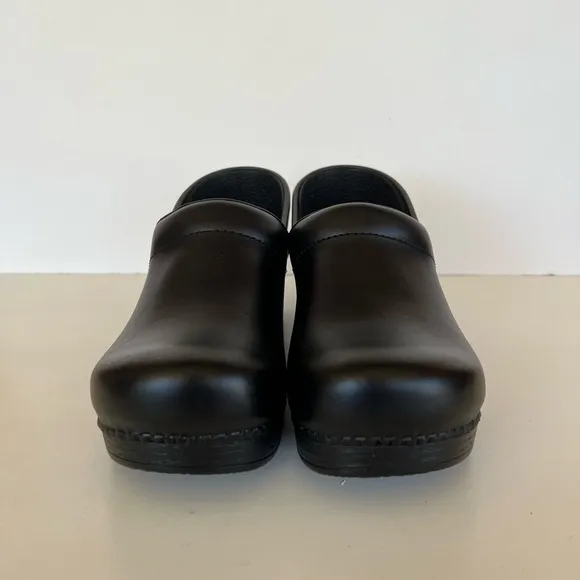EUC Dansko Women's Professional Clog Black Cabrio Clog, sz 9.5