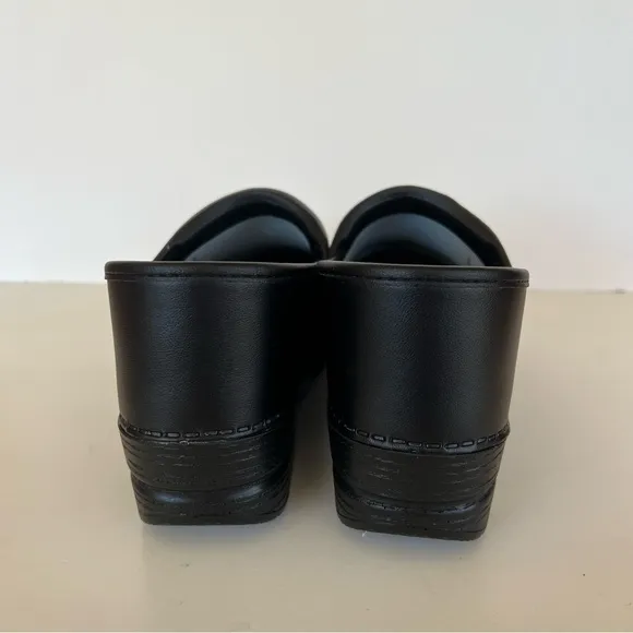 EUC Dansko Women's Professional Clog Black Cabrio Clog, sz 9.5