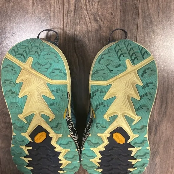 Euc Hoka Speedgoat Trail Running Sneaker Blue and Yellow Size 10