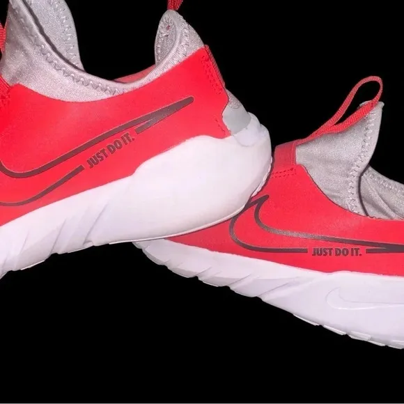 EUV Nike Flex Runner 2 Big Kids' Road Running Shoes Size 6.5 in University Red