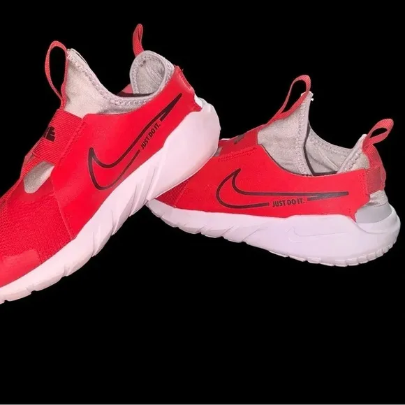 EUV Nike Flex Runner 2 Big Kids' Road Running Shoes Size 6.5 in University Red