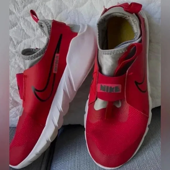 EUV Nike Flex Runner 2 Big Kids' Road Running Shoes Size 6.5 in University Red