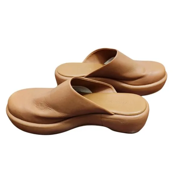 Everlane Puffa Clog - Desert Tan clogs brown size 7.5