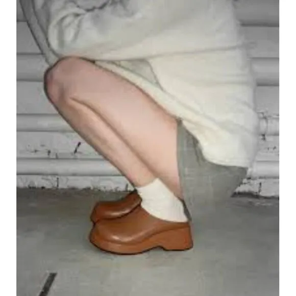 Everlane Puffa Clog - Desert Tan clogs brown size 7.5
