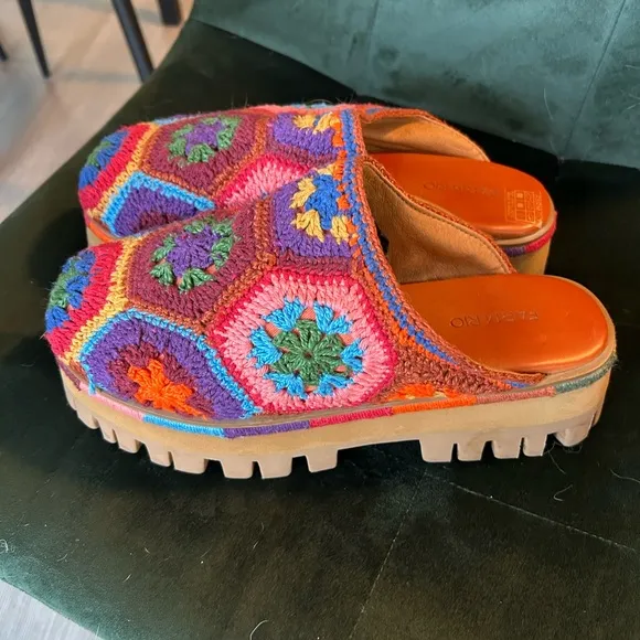 Farm Rio Caramel Colorful Crochet Platform Clogs size 9