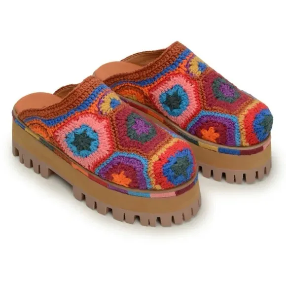 Farm Rio Caramel Colorful Crochet Platform Clogs size 9