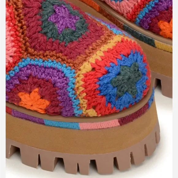 Farm Rio Caramel Colorful Crochet Platform Clogs size 9