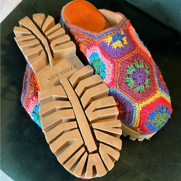 Farm Rio Caramel Colorful Crochet Platform Clogs size 9