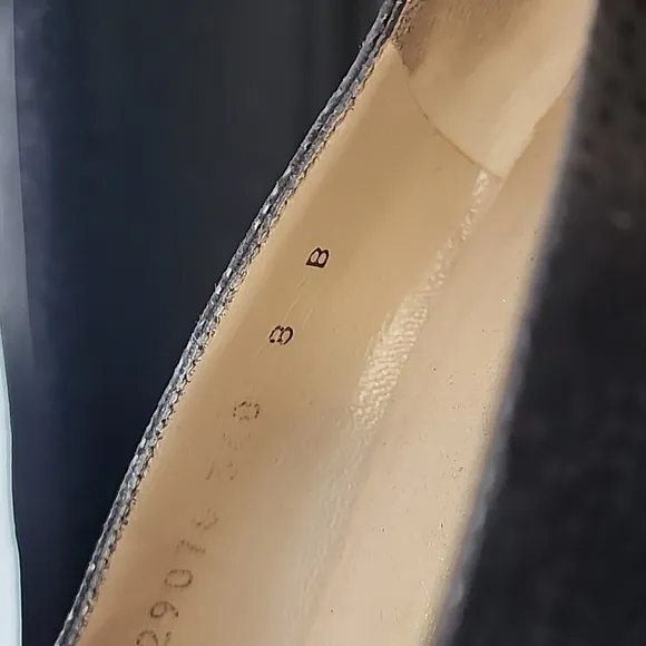 FERRAGAMO Classic Black Textured Suede Low Kitten Heels, size 8