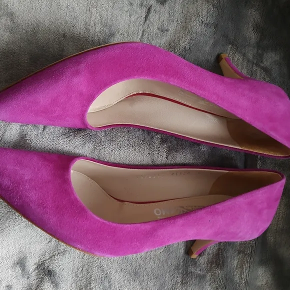 Ferragamo heels in fushia, size 8 1\2