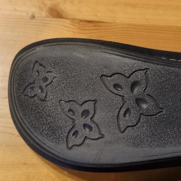 Find Comfort &amp; Nostalgia with Alegria Peace &amp; Love Classic Clogs - Boho - Hippie