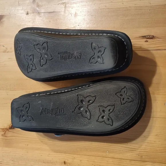 Find Comfort &amp; Nostalgia with Alegria Peace &amp; Love Classic Clogs - Boho - Hippie