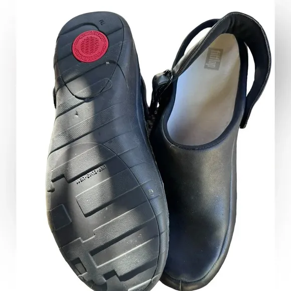 Fitflop superlight black clog with adjustable strap mens 9 womens 11