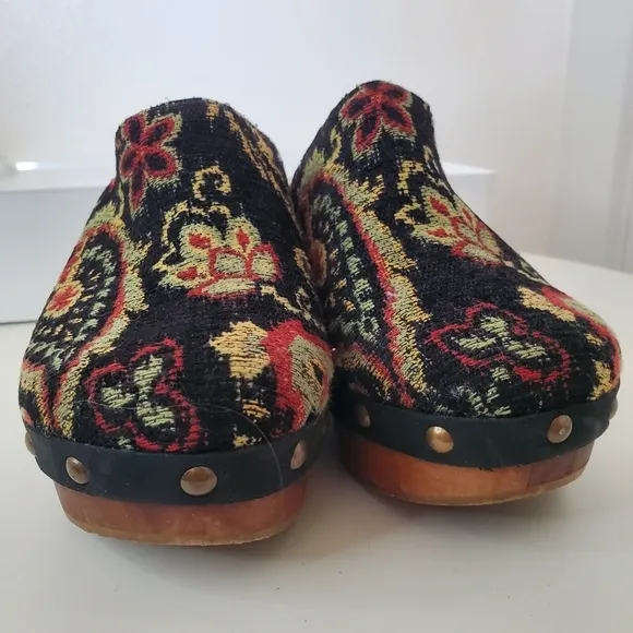 Five Worlds by Cordani Black Tapestry Embrpidered Clog Mules Made In Mexico