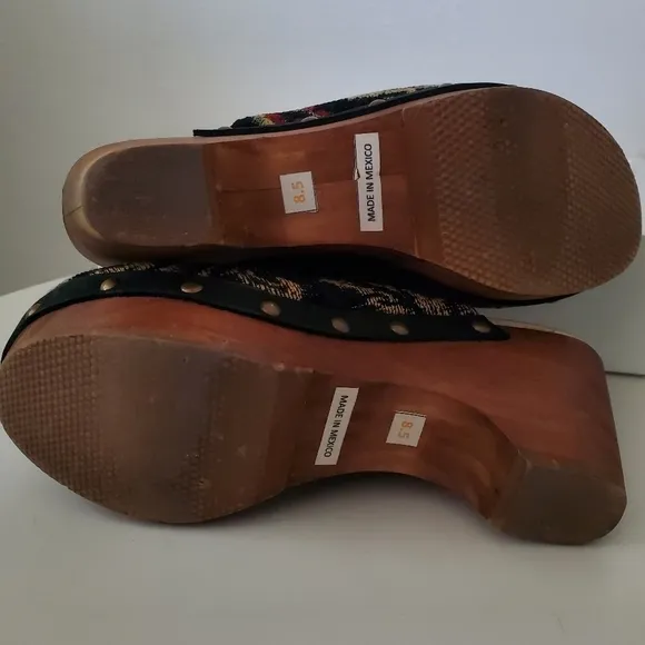 Five Worlds by Cordani Black Tapestry Embrpidered Clog Mules Made In Mexico