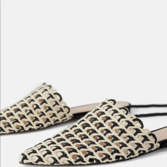 FLAT WOVEN MULES