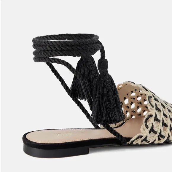 FLAT WOVEN MULES
