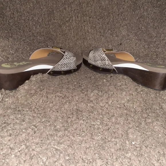 FLOGG-Malibu II-Shiny Snakeskin Leather Pattern Wood Heel Clogs-Size 7-Near Mint
