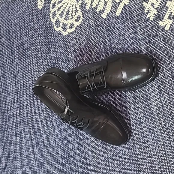 Florsheim Black Oxfords with Polished Leather and Rounded Toe