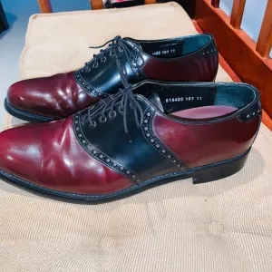 Florsheim Two Tone Plane Toe Oxfords.  L3