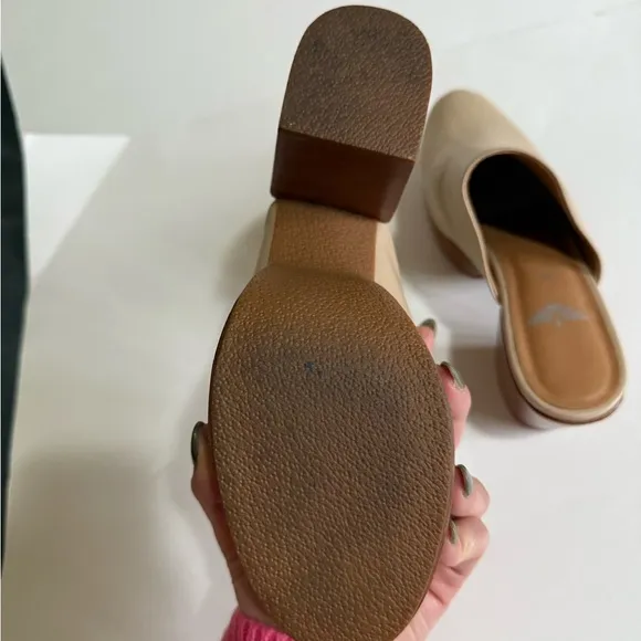 Fortress Ava Clogs in Sand