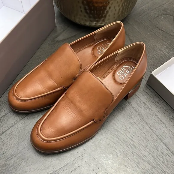 Franco Sarto Women's Newbocca Loafer (WIDE)