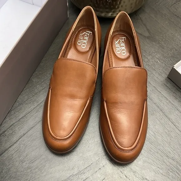 Franco Sarto Women's Newbocca Loafer (WIDE)