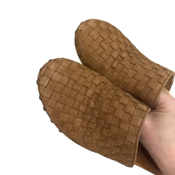 Free People Adelaide Woven Basketweave Leather‎ Platform Wooden Mules Clogs 38