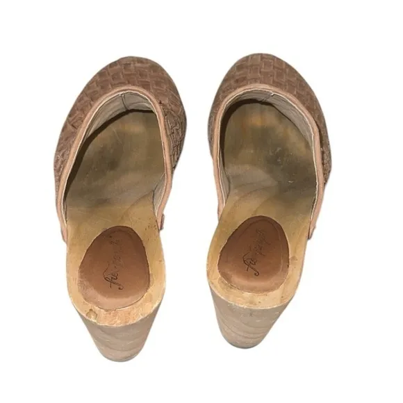 Free People Adelaide Woven Basketweave Leather‎ Platform Wooden Mules Clogs 38