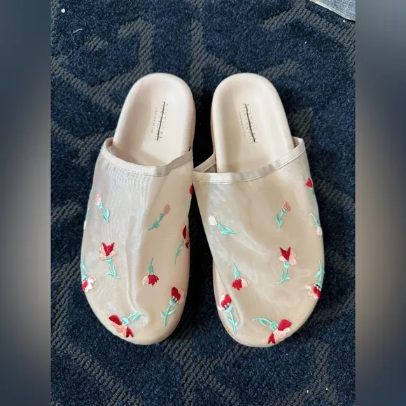 Free People Artisan Delilah Mules Size 9