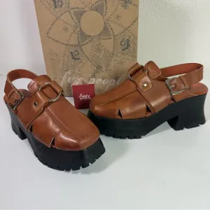 Free People Astoria Leather Clog in Saddle Tan size 9 New in Box