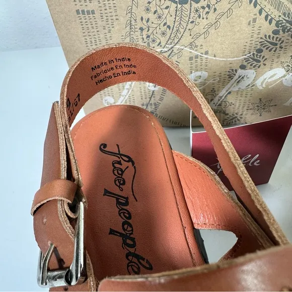 Free People Astoria Leather Clog in Saddle Tan size 9 New in Box