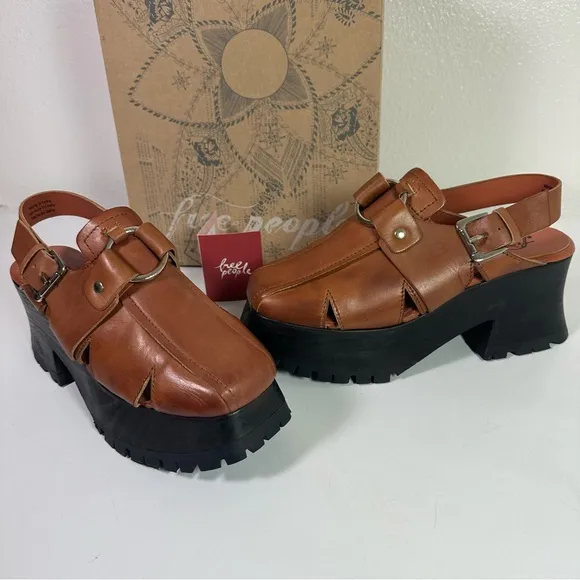 Free People Astoria Leather Clog in Saddle Tan size 9 New in Box