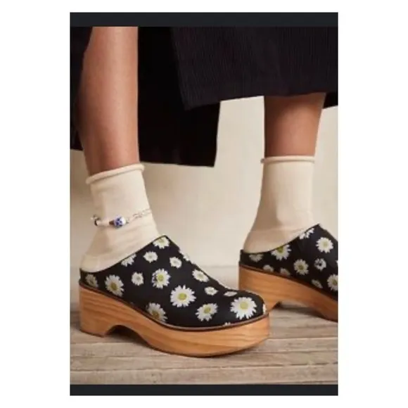 FREE PEOPLE Black Daisy Print Conversational Clog Shoe Size 38.5 NEW