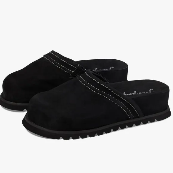 FREE PEOPLE EVERYDAY MULES IN BLACK SIZE 7.5 NWOT