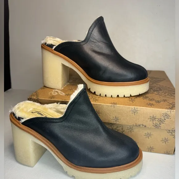 Free People James Cozy Mule In Black casual classic comfy summer spring style