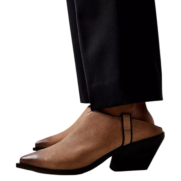 Free People Marfa Leather‎ Mules in Sand Dollar Size 41