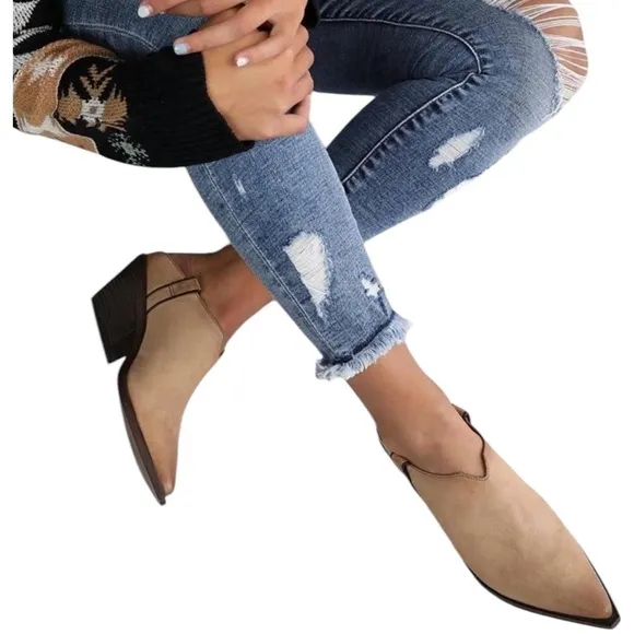 Free People Marfa Leather‎ Mules in Sand Dollar Size 41