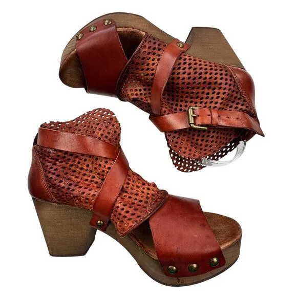 Free People Rendering Laser Cut Mesh Leather Boho Hippie Clog Women's Size 40/9