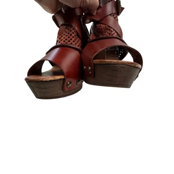 Free People Rendering Laser Cut Mesh Leather Boho Hippie Clog Women's Size 40/9