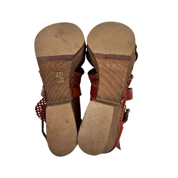 Free People Rendering Laser Cut Mesh Leather Boho Hippie Clog Women's Size 40/9