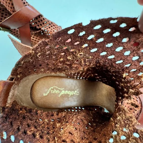 Free People Rendering Laser Cut Mesh Leather Boho Hippie Clog Women's Size 40/9