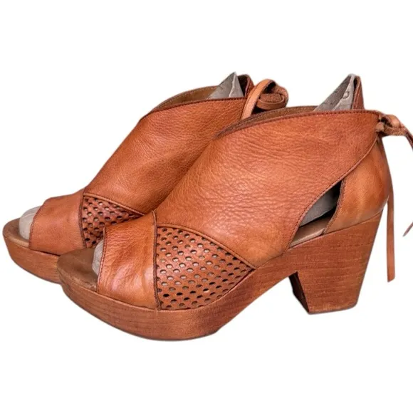 Free People Revolver Platform Clog Sandals – Cognac Leather – Size 38 / US 8