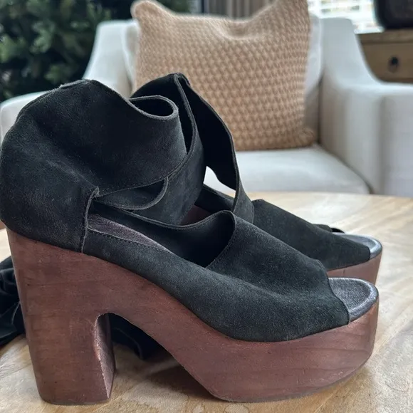 Free People Touch the Sky Clog In Dark Green Size 39