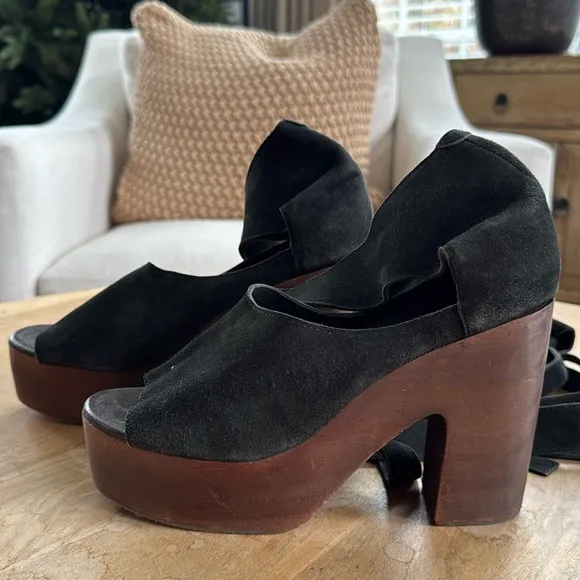 Free People Touch the Sky Clog In Dark Green Size 39