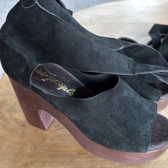 Free People Touch the Sky Clog In Dark Green Size 39